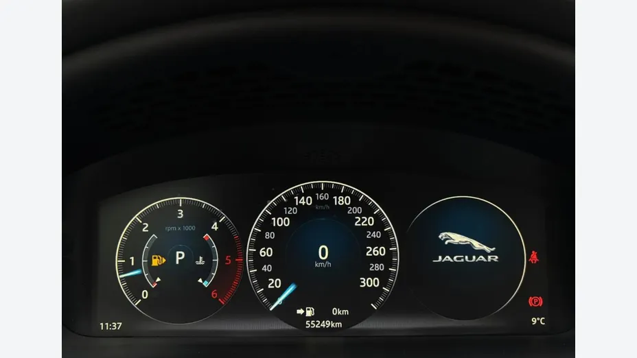 JAGUAR XJ -