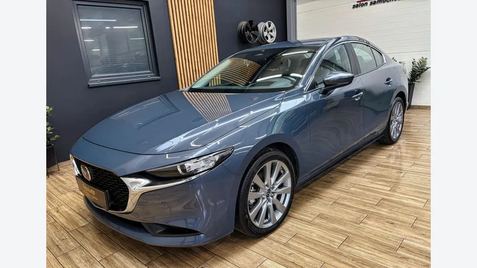 MAZDA 3 -