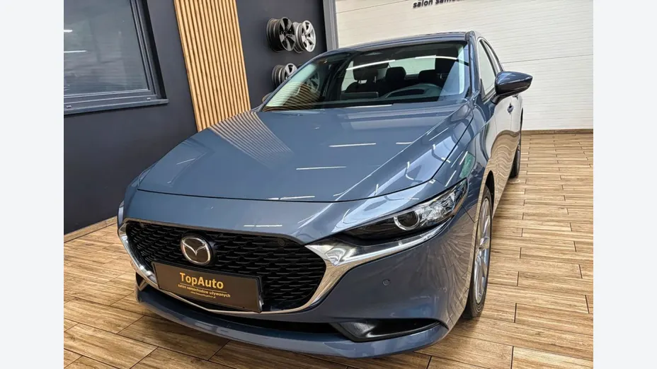 MAZDA 3 -