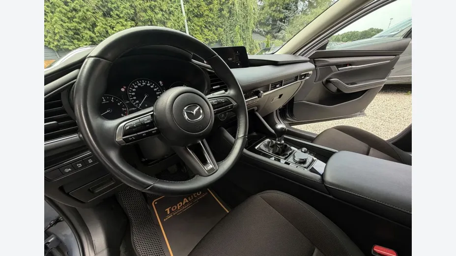 MAZDA 3 -