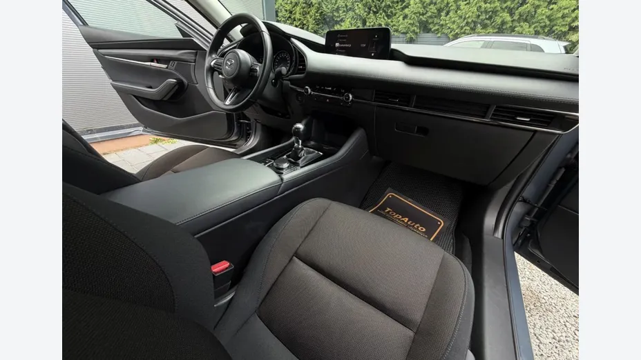 MAZDA 3 -