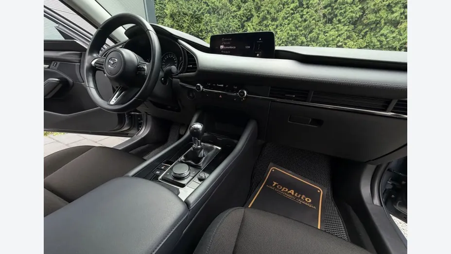 MAZDA 3 -