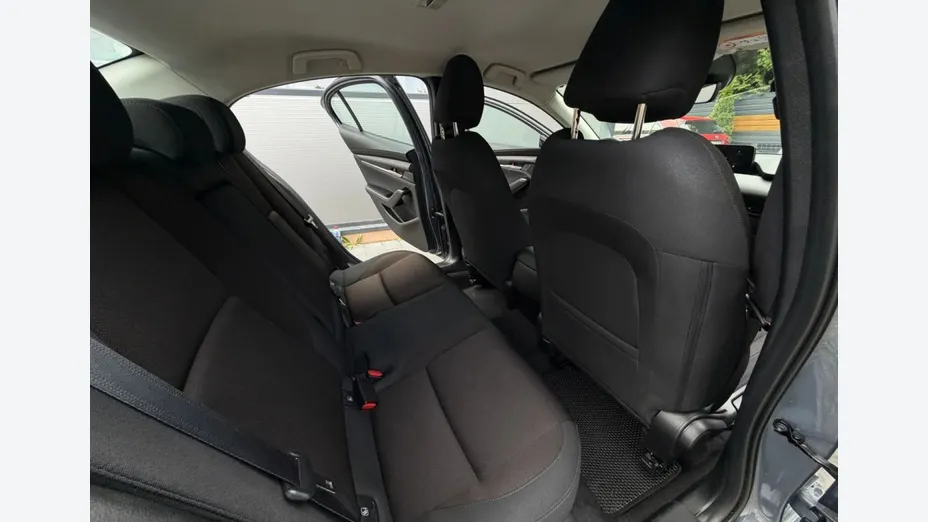 MAZDA 3 -