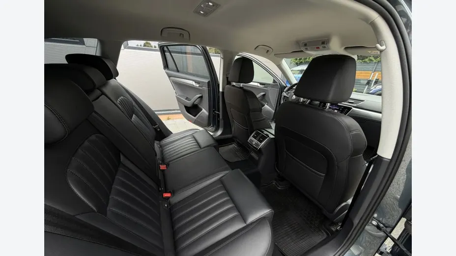 SKODA Superb -