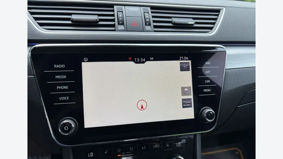 SKODA Superb -