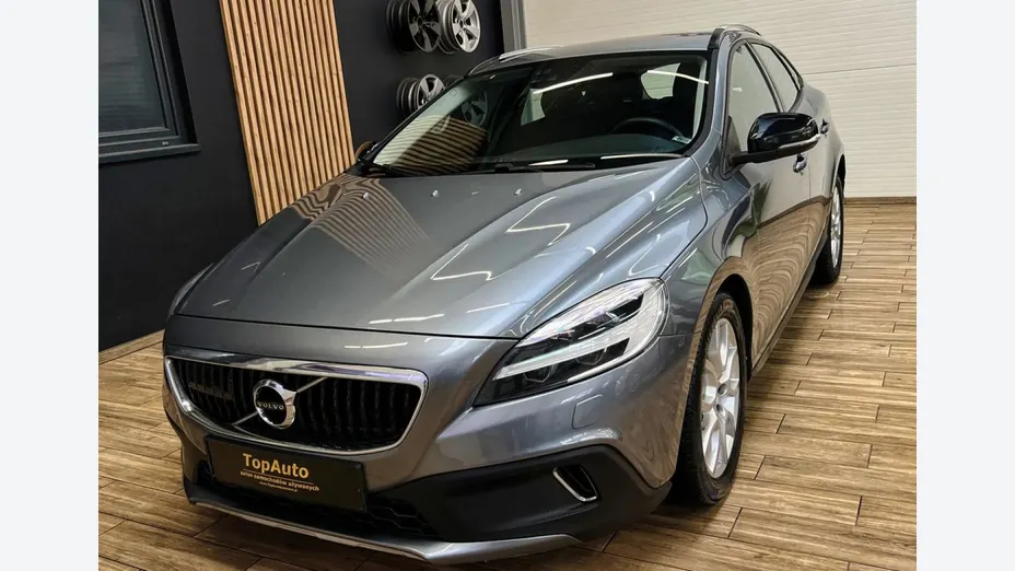 VOLVO V40 Cross Country -