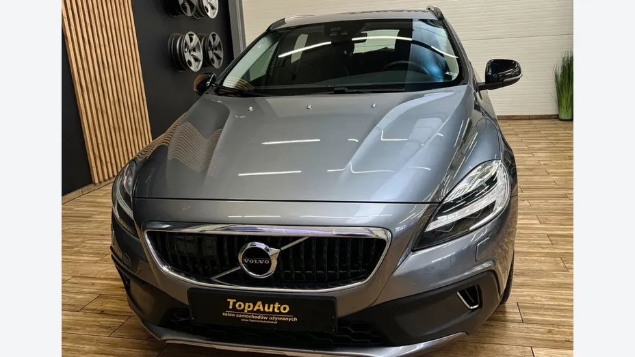 VOLVO V40 Cross Country -