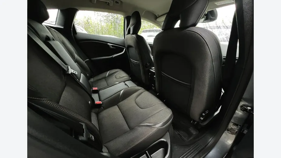 VOLVO V40 Cross Country -
