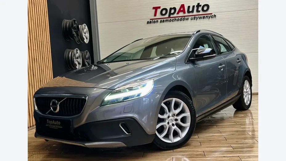 VOLVO V40 Cross Country -