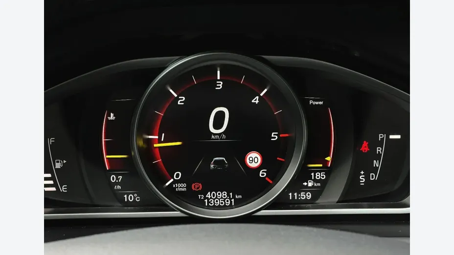 VOLVO V40 Cross Country -