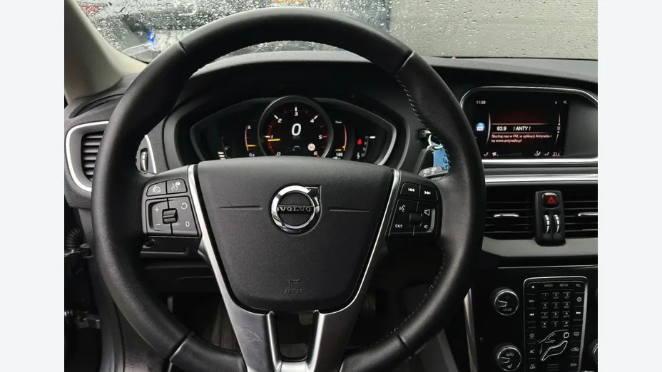 VOLVO V40 Cross Country -