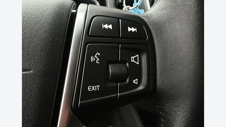 VOLVO V40 Cross Country -