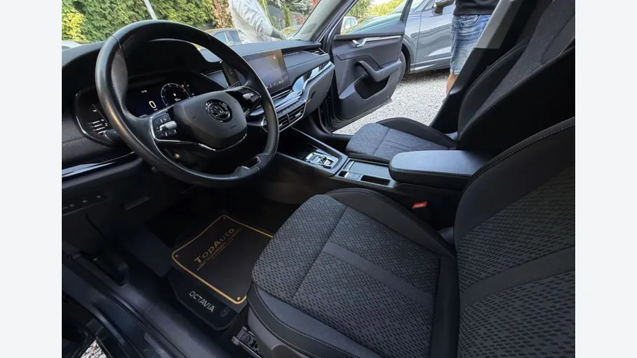 SKODA Octavia -