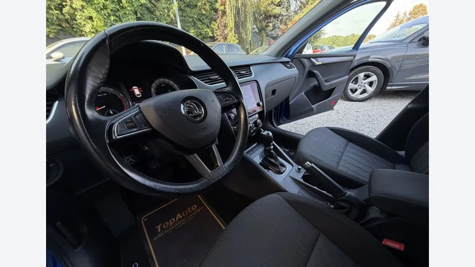 SKODA Octavia -