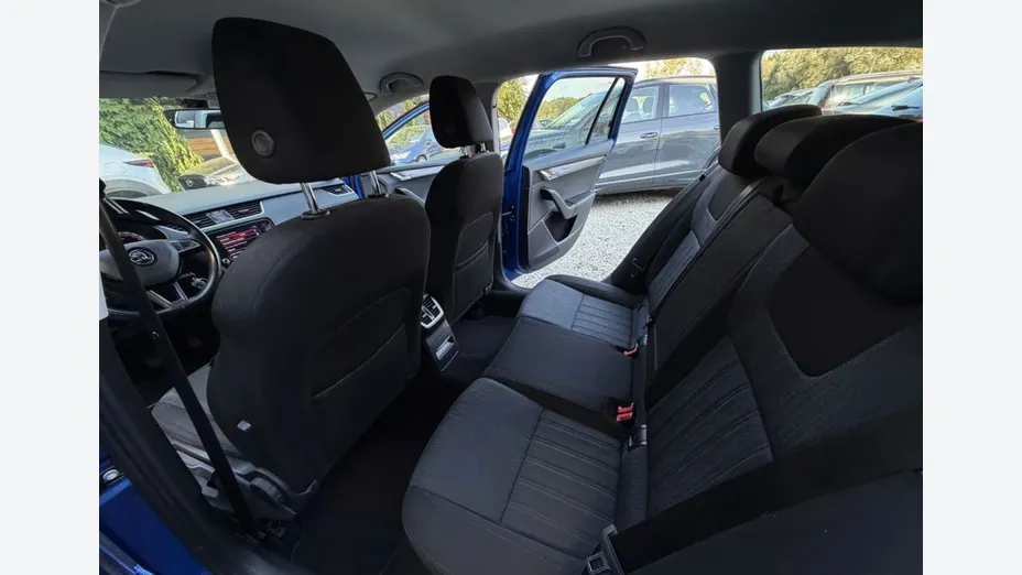 SKODA Octavia -