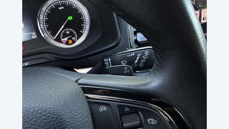 SKODA Karoq -