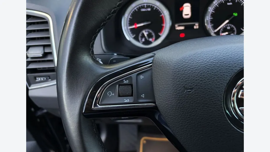 SKODA Karoq -