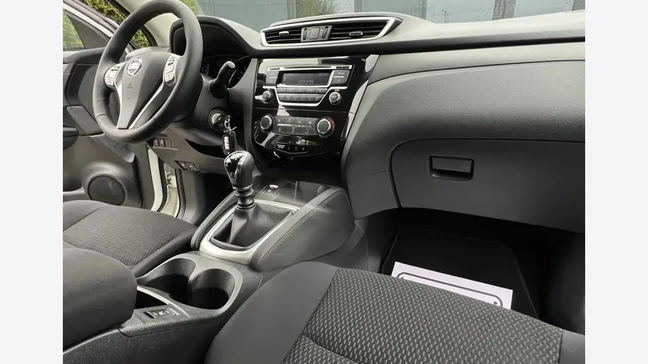 NISSAN Qashqai -