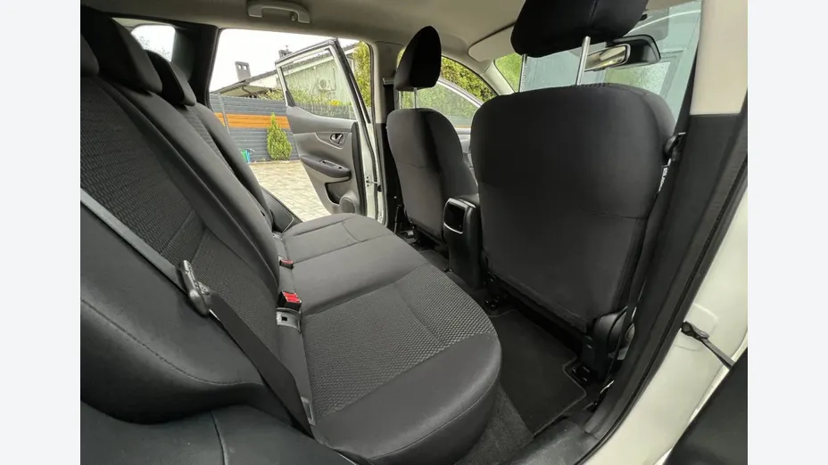 NISSAN Qashqai -