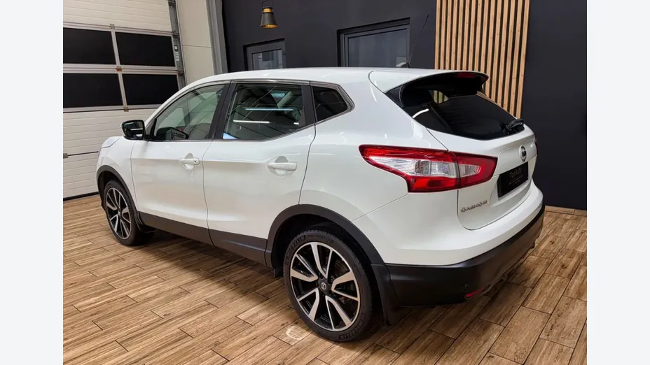 NISSAN Qashqai -