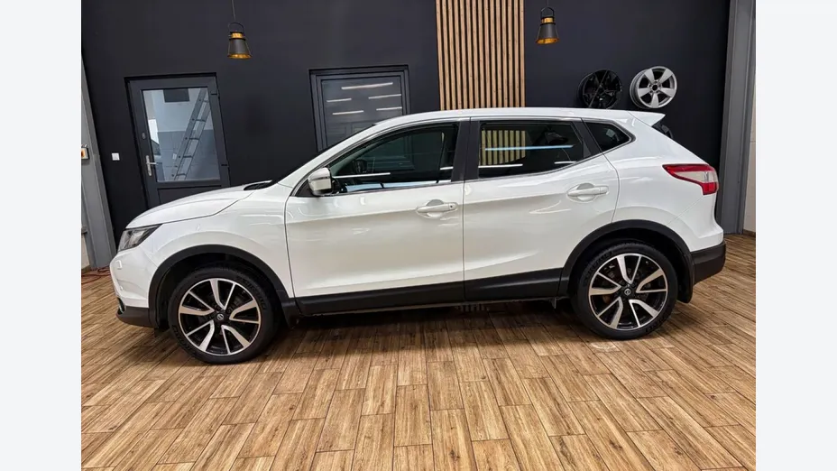 NISSAN Qashqai -
