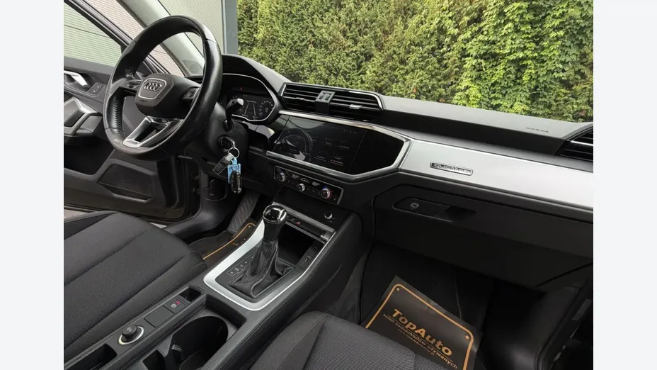 AUDI Q3 -