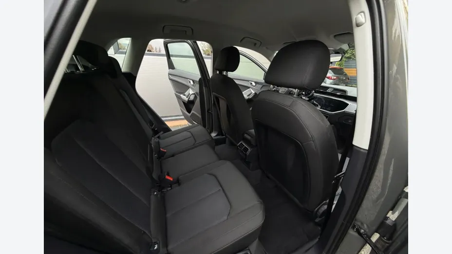 AUDI Q3 -