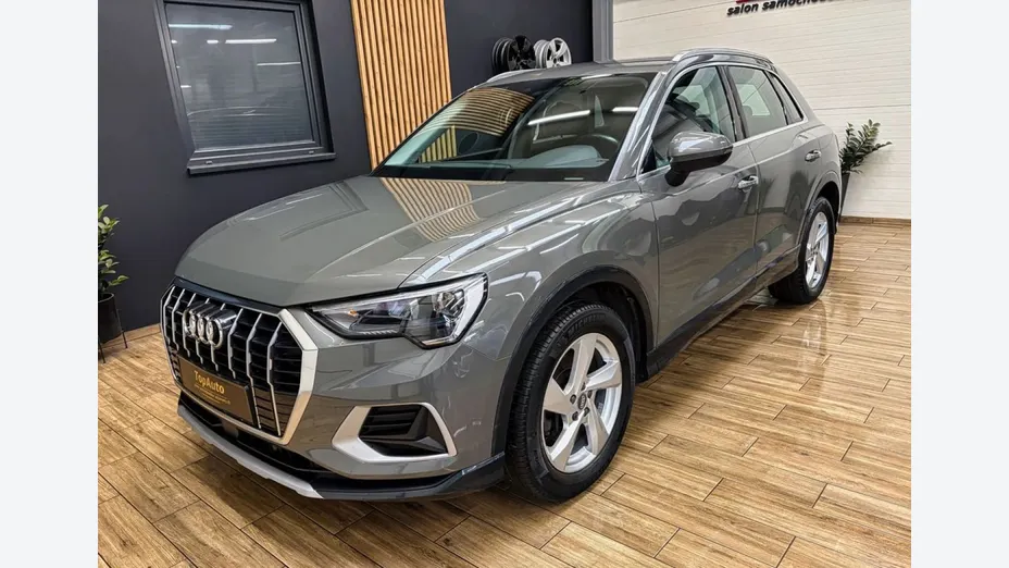 AUDI Q3 -