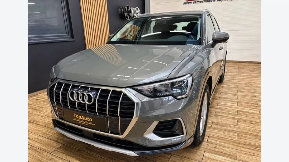 AUDI Q3 -