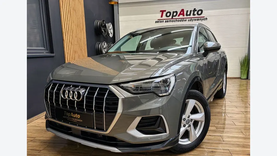 AUDI Q3 -