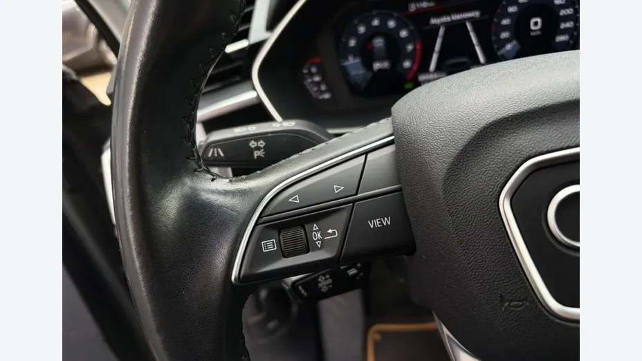 AUDI Q3 -