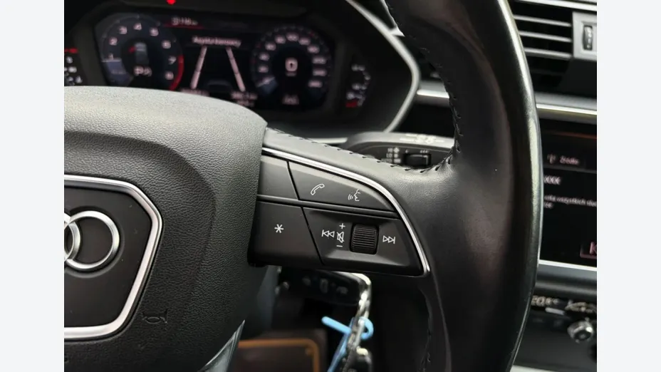 AUDI Q3 -