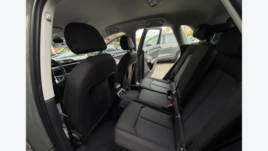 AUDI Q3 -