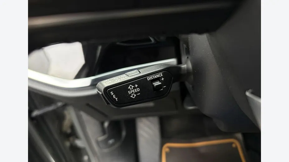 AUDI Q3 -