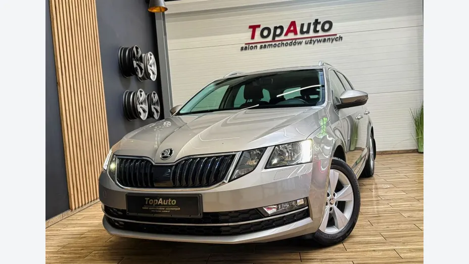 SKODA Octavia -