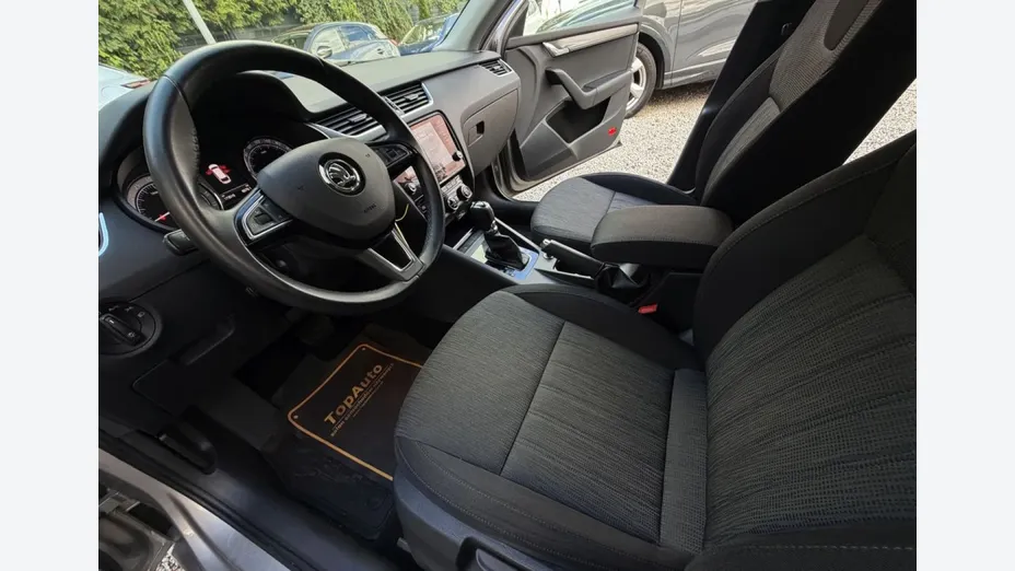 SKODA Octavia -