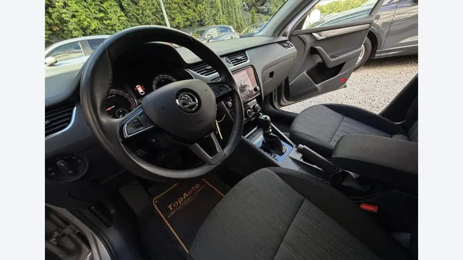 SKODA Octavia -