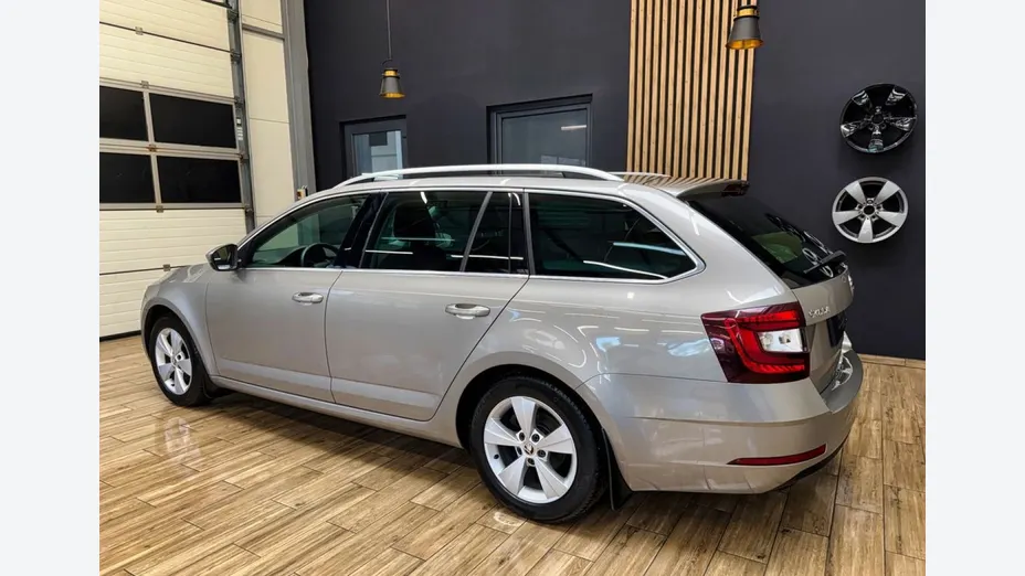 SKODA Octavia -