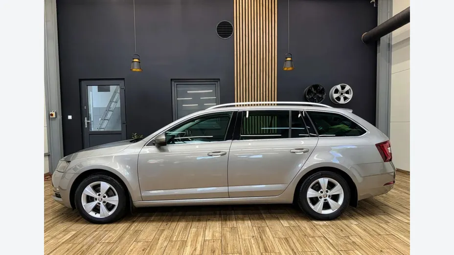 SKODA Octavia -