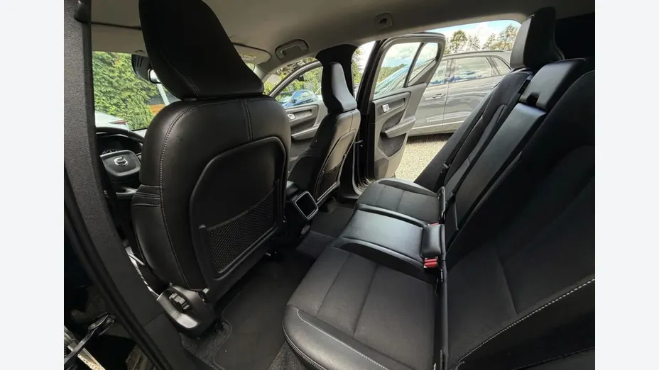 VOLVO XC40 -