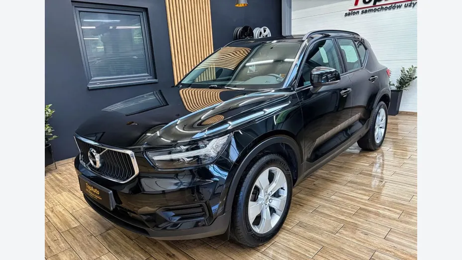 VOLVO XC40 -