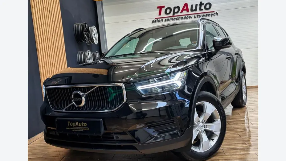 VOLVO XC40 -