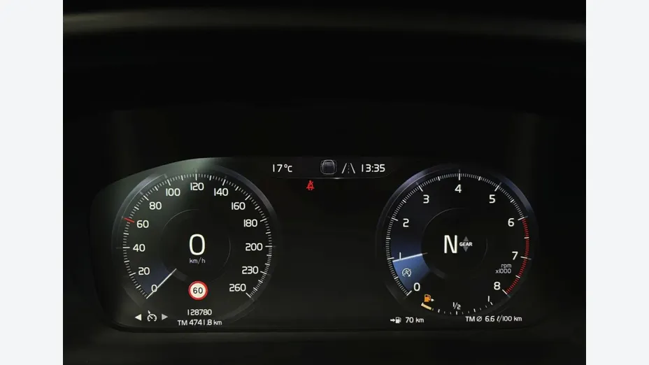 VOLVO XC40 -