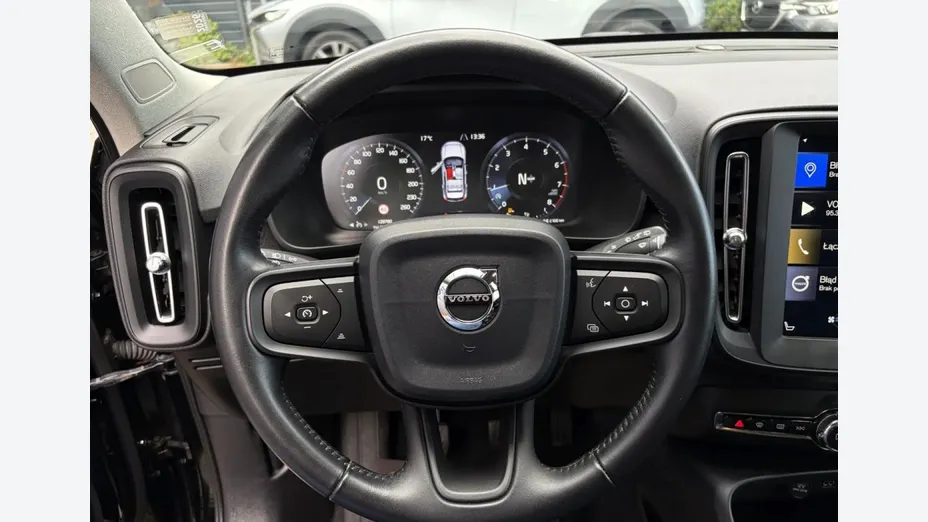 VOLVO XC40 -