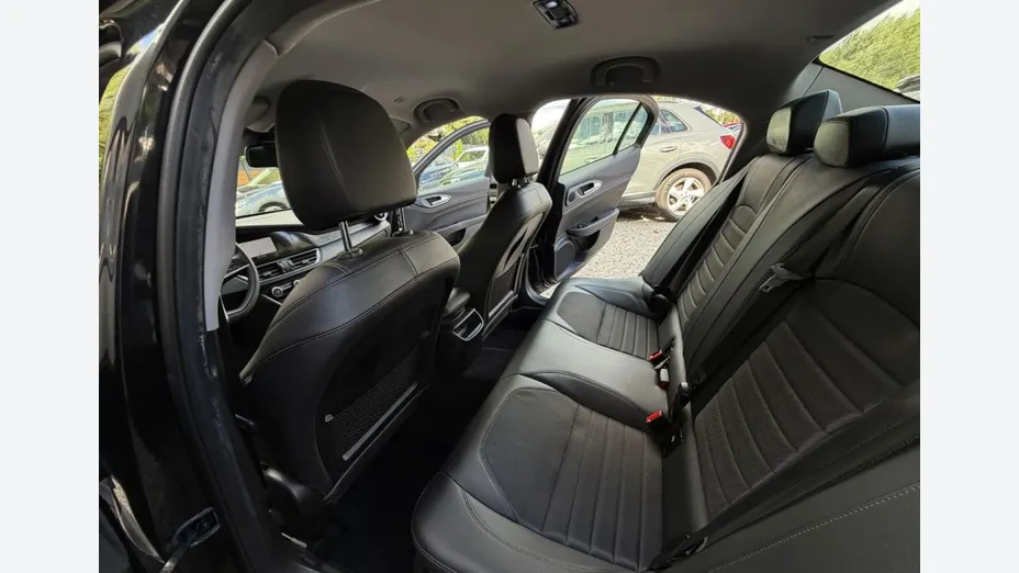 ALFA ROMEO Giulia -