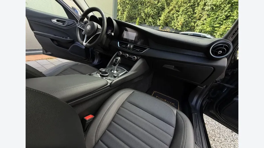 ALFA ROMEO Giulia -