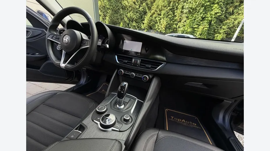 ALFA ROMEO Giulia -