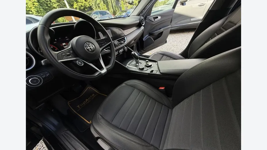 ALFA ROMEO Giulia -