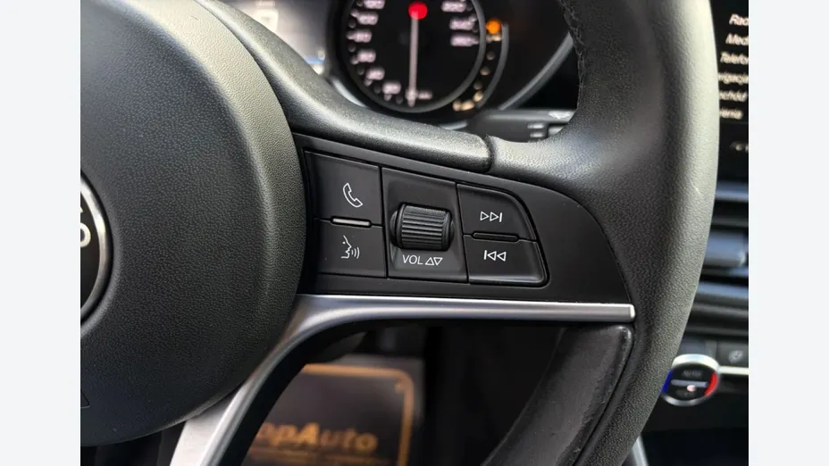 ALFA ROMEO Giulia -