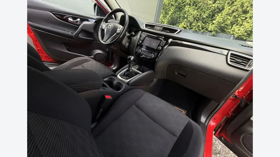 NISSAN Qashqai -
